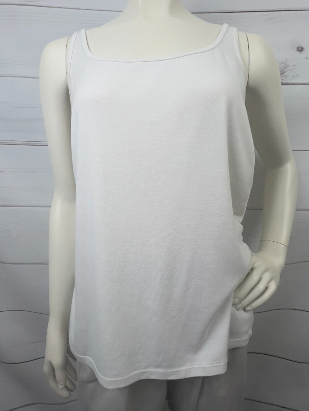 Old Navy White Relax Fitted Tank Top - Size XXL - Great Used Condition